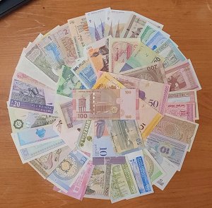 Набор банкнот Мира 30 штук без повторов UNC
