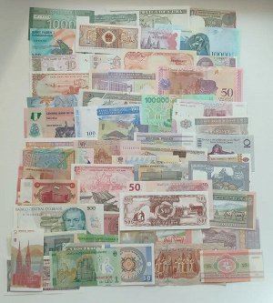 Набор банкнот Мира 50 штук без повторов UNC