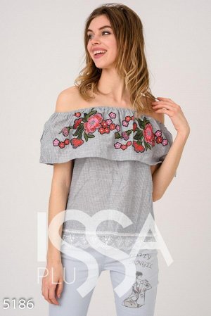 Серая полосатая открытая блуза с цветочным узором и кружевом