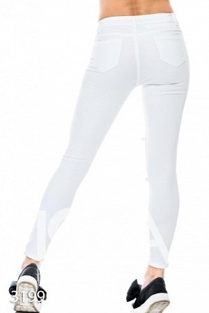 Белые джинсы с крупным искусственным жемчугом