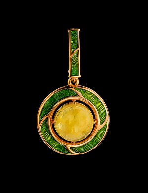 Кулон из серебра с зелёной эмалью и медового янтаря «Ампир», 810207190
