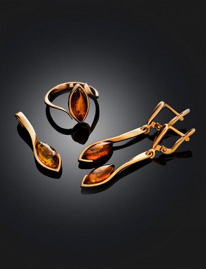 Изящные удлинённые серьги «Адажио» из позолоченного серебра с натуральным коньячным янтарём, 910103090
