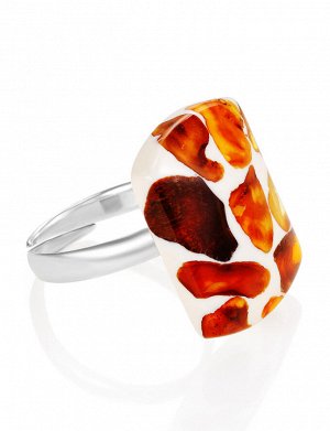 Оригинальное кольцо с мозаикой из натурального янтаря «Далматин»