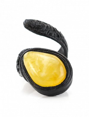 Кольцо-змейка из натуральной кожи с вставкой яркого медового янтаря в форме капельки, 6082101044