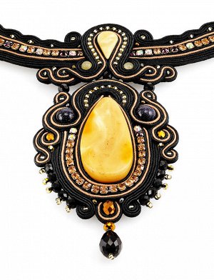 Эффектное плетёное колье, украшенное кристаллами и натуральным янтарём «Индия», 906101248