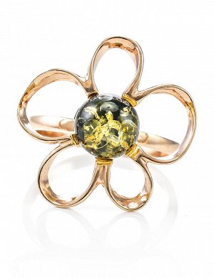 Яркое кольцо «Ромашка» из золочённого серебра с натуральным зелёным янтарём, 610012154