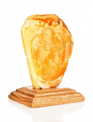Янтарная резная иконка с красивой текстурой на деревянной подставке «Ангел-Хранитель», 905303133