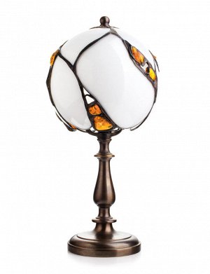 Очаровательная настольная лампа, украшенная натуральным янтарём