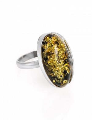 Серебряное кольцо с овальной вставкой из натурального зелёного янтаря