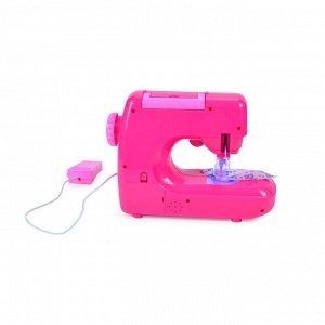 Игровая швейная машина Winx (шьёт, свет, звук, ткань, нитки, 21 см)