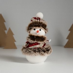 Фигурка текстиль «Снеговик в красной шубке с узорами», 7.5x7.5x12.5 см