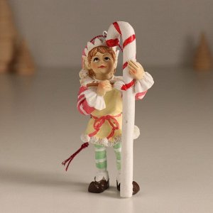 Фигурка-подвеска «Новогодний эльф с леденцом», ёлочная игрушка, 5x4.5x11 см