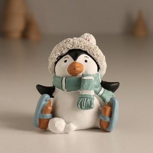 Фигурка полистоун «Пингвин в мини-лыжах», 7x6x7 см, МИКС