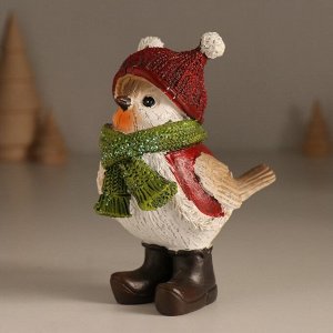 Фигурка полистоун «Птичка в жилетке, вязаной шапке с помпонами», 6x10.5x12 см