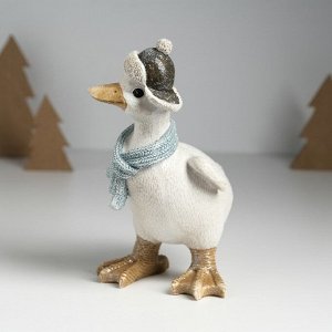 Фигурка полистоун «Гусь в шапке-ушанке и шарфе», 11.5x12.5x20 см