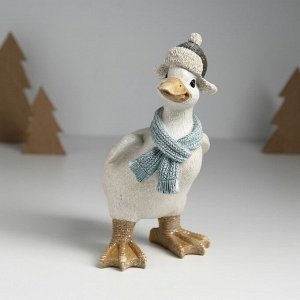 Фигурка полистоун «Гусь в шапке-ушанке и шарфе», 11.5x12.5x20 см