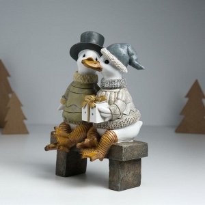 Фигурка полистоун «Гуси на скамейке - праздничный вечер», 15x10.5x20.5 см