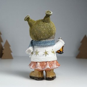 Фигурка полистоун «Совушка в свитере со снежинками, с фонариком», 11.6x8x19 см