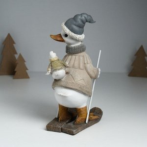Фигурка полистоун «Гусь на лыжах, с гусёнком на спине», серо-бежевый, 9.5x13.5x23.5 см