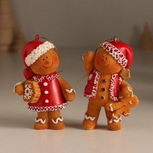 Фигурка-подвеска полистоун «Имбирный снеговик в новогоднем наряде», ёлочная игрушка, 5.5x4x8.5 см, МИКС