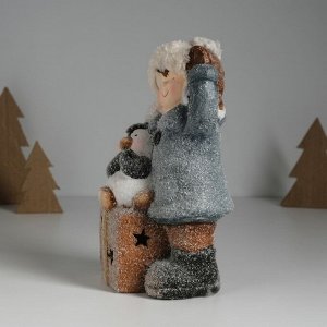 Фигурка светящаяся «Малыш в сером пальто, с пингвином на подарке», керамика, 12x6.5x20 см