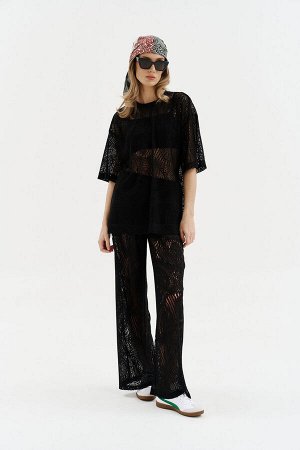 Костюм Костюм SODA 3825
Состав: Вискоза-55%; ПЭ-52%; Эластан-3%;
Сезон: Весна
Рост: 170

Комплект тройка блуза/топ/брюки.Блуза. Замеры в 44 размере: длина 68 см, длина рукава 25 см, пог 62 см, пот 61 