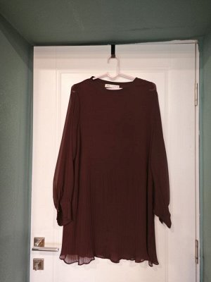 Платье Zara плиссированное