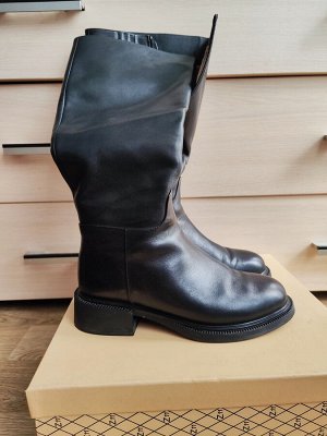Зимние женские сапоги