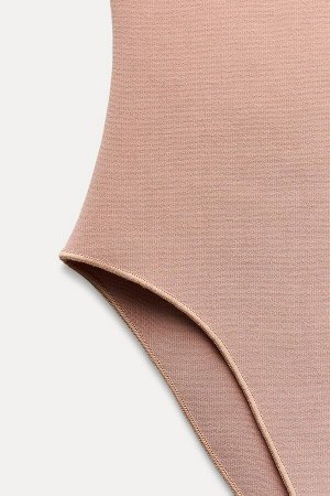 Топ Цвет как на первом фото МОДЕЛИРУЮЩЕЕ БОДИ СТРЕЙЧ С КВАДРАТНЫМ ВЫРЕЗОМ (FIGURFORMENDER STRETCH-BODY MIT ECKIGEM AUSSCHNITT) Облегающее фигуру боди из эластичной ткани с квадратным вырезом и бретеля