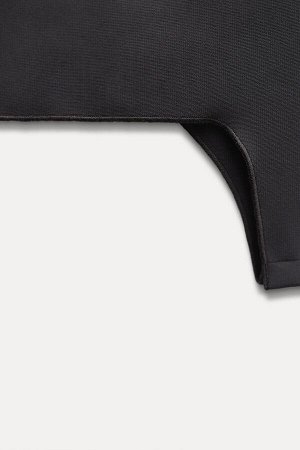 Топ Цвет как на первом фото КОНТУР ТЕЛА BANDEAU STRETCH (BANDEAU-BODY STRETCH CONTOURING) Тело из эластичной ткани. Прямой вырез и открытая линия плеч. Застежка на кнопку в промежности. СОСТАВ МАТЕРИА