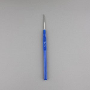 Крючок для вязания, с пластиковой ручкой, d = 2 мм, 13,5 см, цвет синий