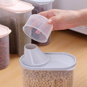 Контейнер банка для сыпучих продуктов с мерным стаканчиком, 1,9 л., 1 шт., 21 х 17 см., цвет в ассортименте