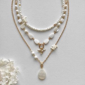 Сет из перламутра и белого коралла в позолоченой фурнитуре