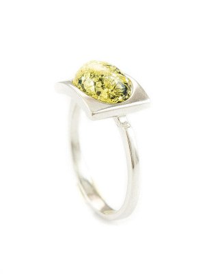 Кольцо «Эллипс» из серебра со вставкой искрящегося зеленого янтаря, 5063211140