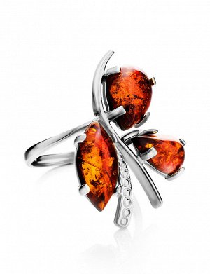 Серебряное кольцо с натуральным сверкающим янтарем коньячного цвета «Магнолия»