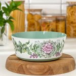 Салатники, миски — пластиковые, металлические, деревянные