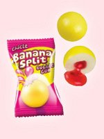 Жевательная резинка со вкусом клубники и банана Fini Banana Splite / Жвачка Фини &quot;Банана Сплит&quot; в виде шара с начинкой внутри 5 гр