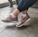 Кроссовки женские