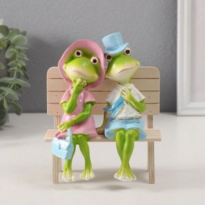 Фигурка полистоун «Лягушки на скамеечке - свидание», 16.8x8.5x13 см