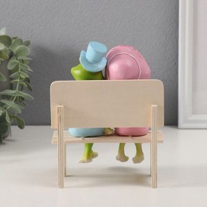 Фигурка полистоун «Лягушки на скамеечке - свидание», 16.8x8.5x13 см