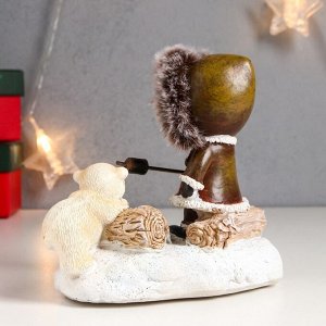 Фигурка светящаяся «Малыш и белый медвежонок - посиделки у костра», 12.5x8x13.5 см