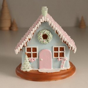 Фигурка светящаяся «Пряничный домик с ёлочкой», зефирный, 12.5x12.5x12.5 см