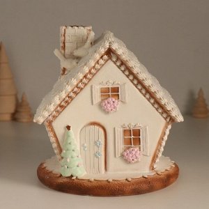 Фигурка светящаяся «Пряничный домик с узорами, с птицами», 16.5x16x17 см