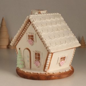 Фигурка светящаяся «Пряничный домик с узорами, с птицами», 16.5x16x17 см