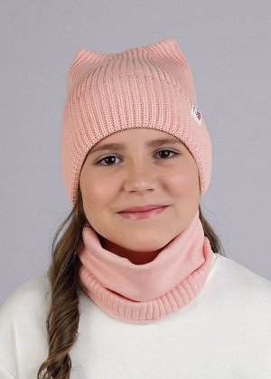 Шапка. Цвет: персиковый
