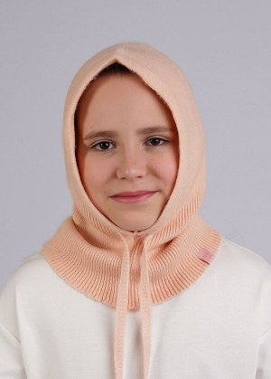 Шапка. Цвет: персиковый