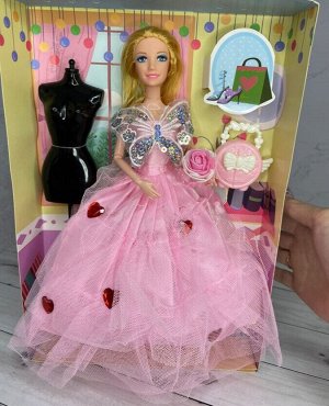 Кукла в платье с аксессуарами 3+