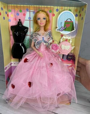Кукла в платье с аксессуарами 3+