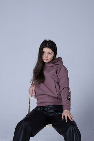 Толстовка Варианты расцветки: кофейный, индиго, фисташка
Ткань: футер 3-х нитка с начесом, Состав: хлопок 70%/ п/э 30%
Толстовка женская с капюшоном и карманом - универсальная модель со свободным силу
