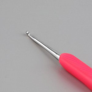 Крючок для вязания, двусторонний, с силиконовой ручкой, d=2/3 мм, 13.5 см, розовый